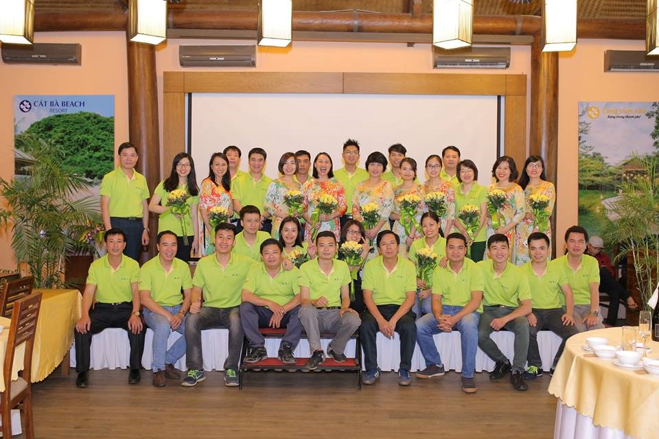 Trong hình ảnh có thể có: 28 người, mọi người đang cười, trong nhà